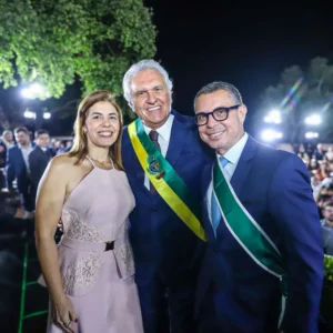 Governador recebe comenda do Governo de Goiás em reconhecimento aos avanços de Sergipe