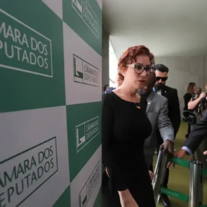 Hugo Motta diz que providências sobre Zambelli já estão sendo tomadas
