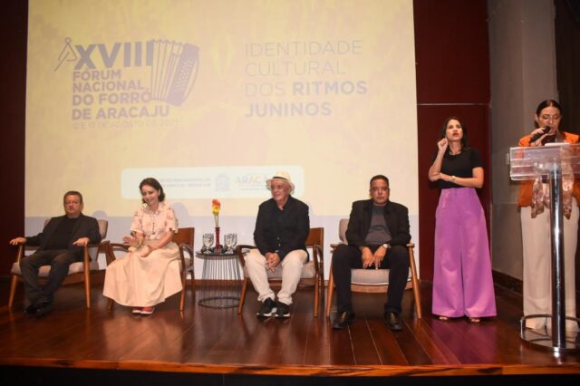 Prefeita Emilia Correa exalta cultura nordestina e abre oficialmente o XVIII Forum Nacional do Forro de Aracaju 2