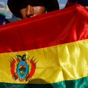 Bolívia: direita lidera pesquisas para presidência após 19 anos