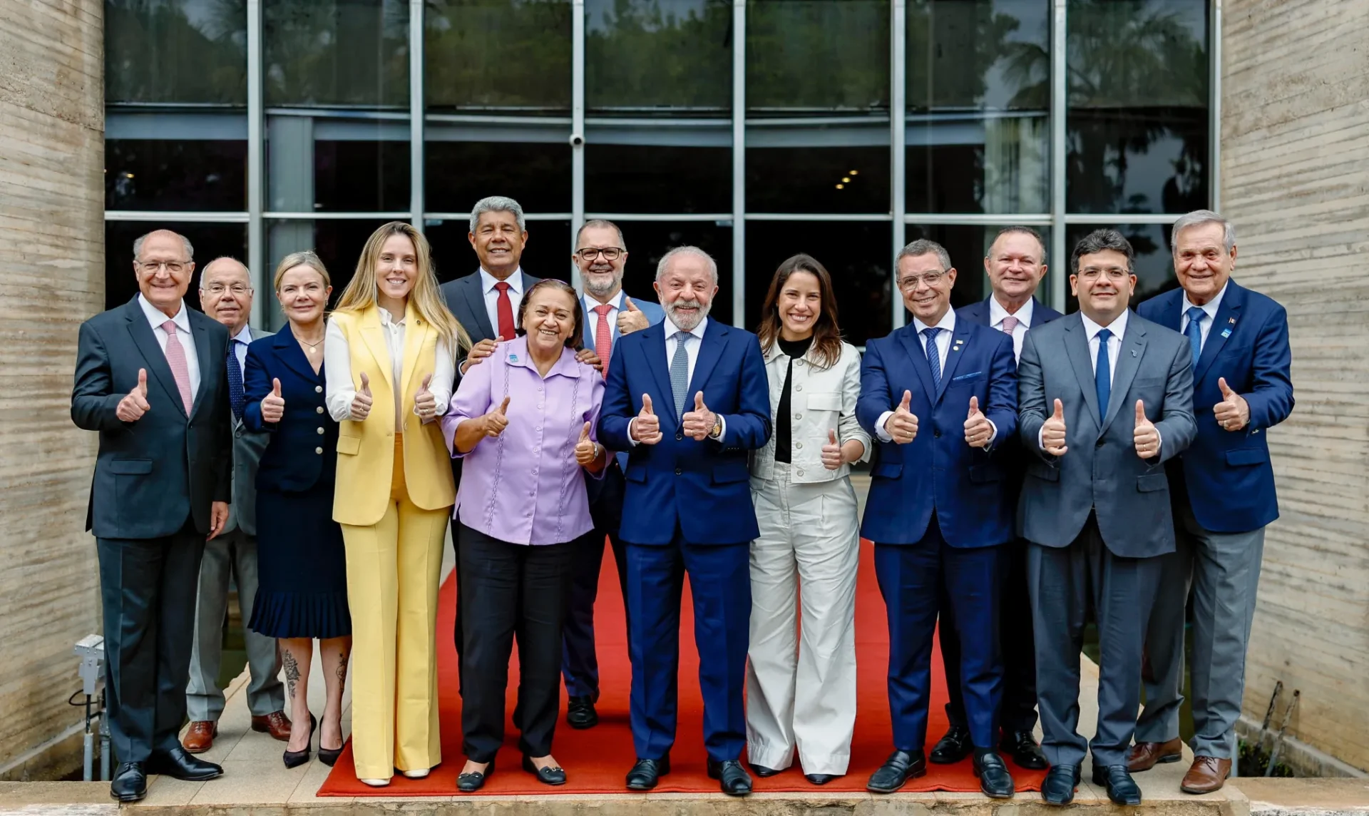 Governador defende interesses de Sergipe em reuniões com presidente Lula e governadores do Nordeste