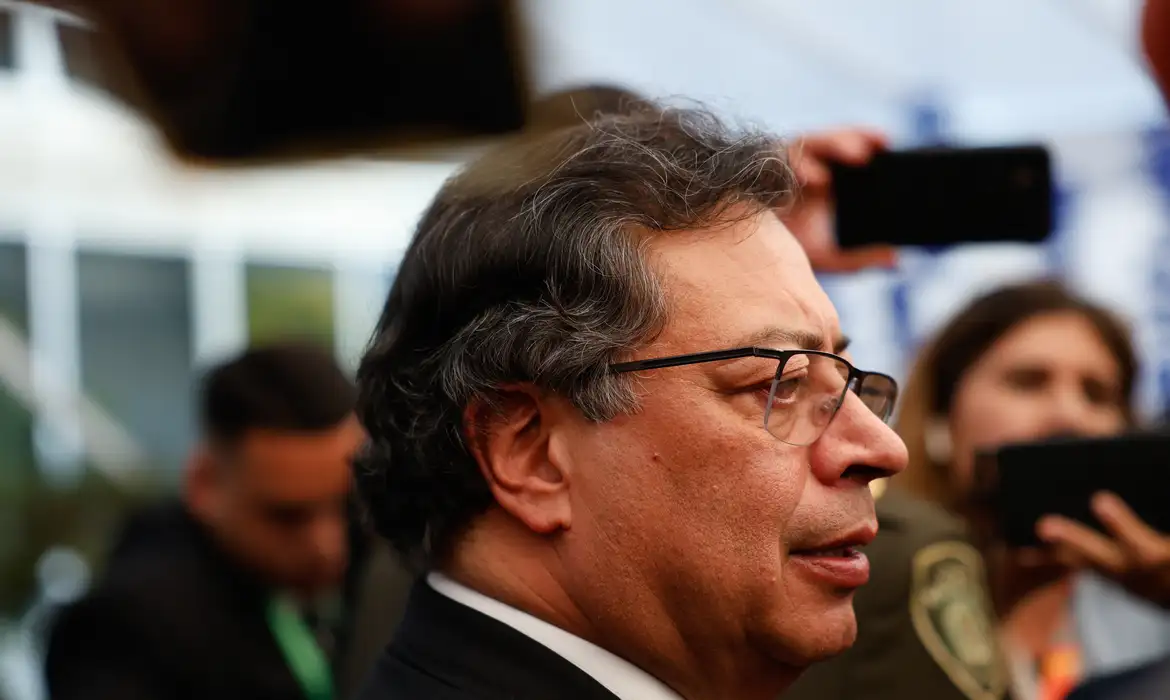 Morre Miguel Uribe Turbay, senador e pré-candidato à Presidência da Colômbia - Imagem do artigo original