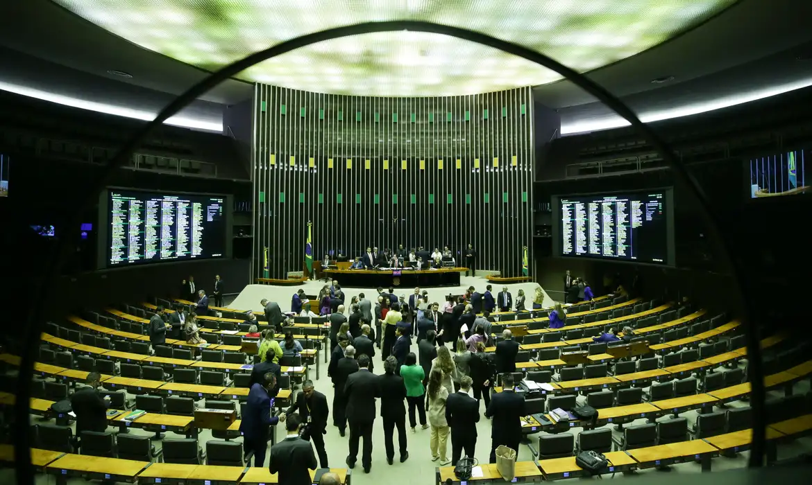 Um terço dos projetos de lei de 2024 conflita com normas já vigentes, aponta estudo - Imagem do artigo original