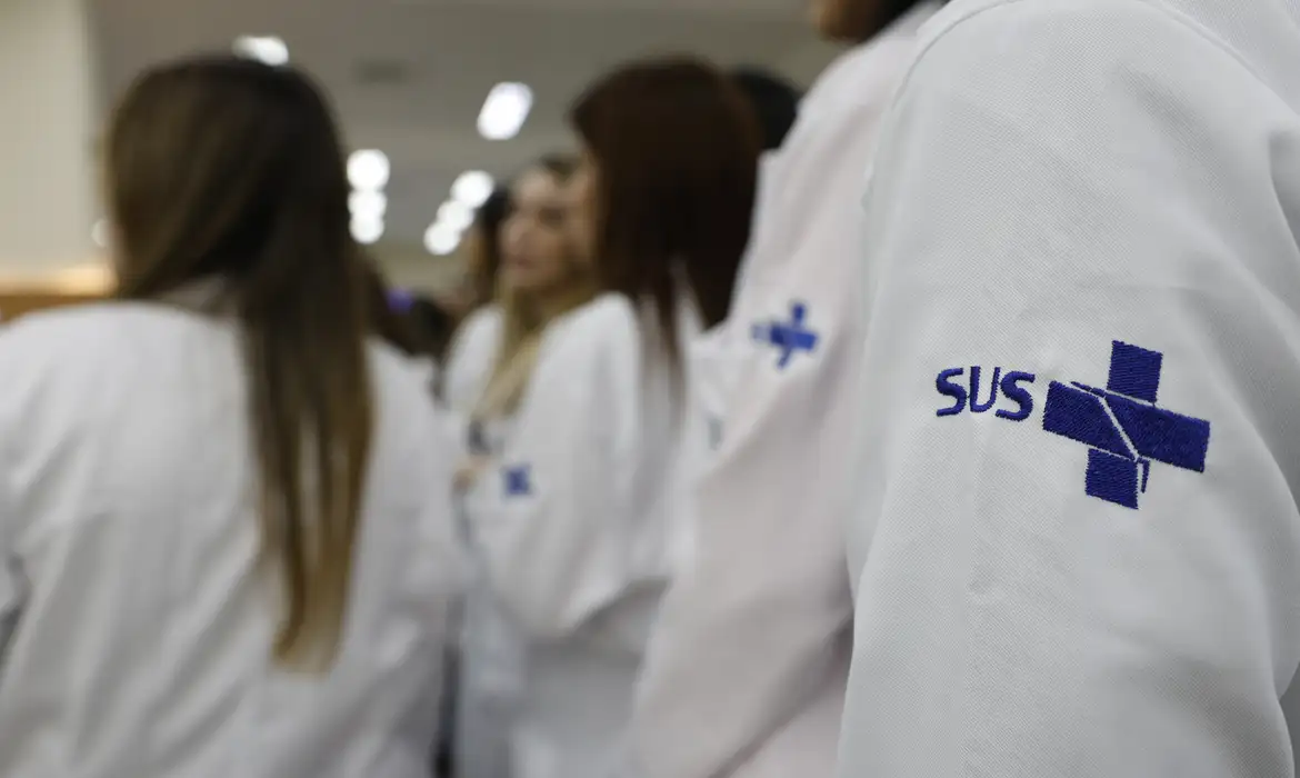 Secretário defende Mais Médicos após ter visto revogado pelos Estados Unidos - Imagem do artigo original