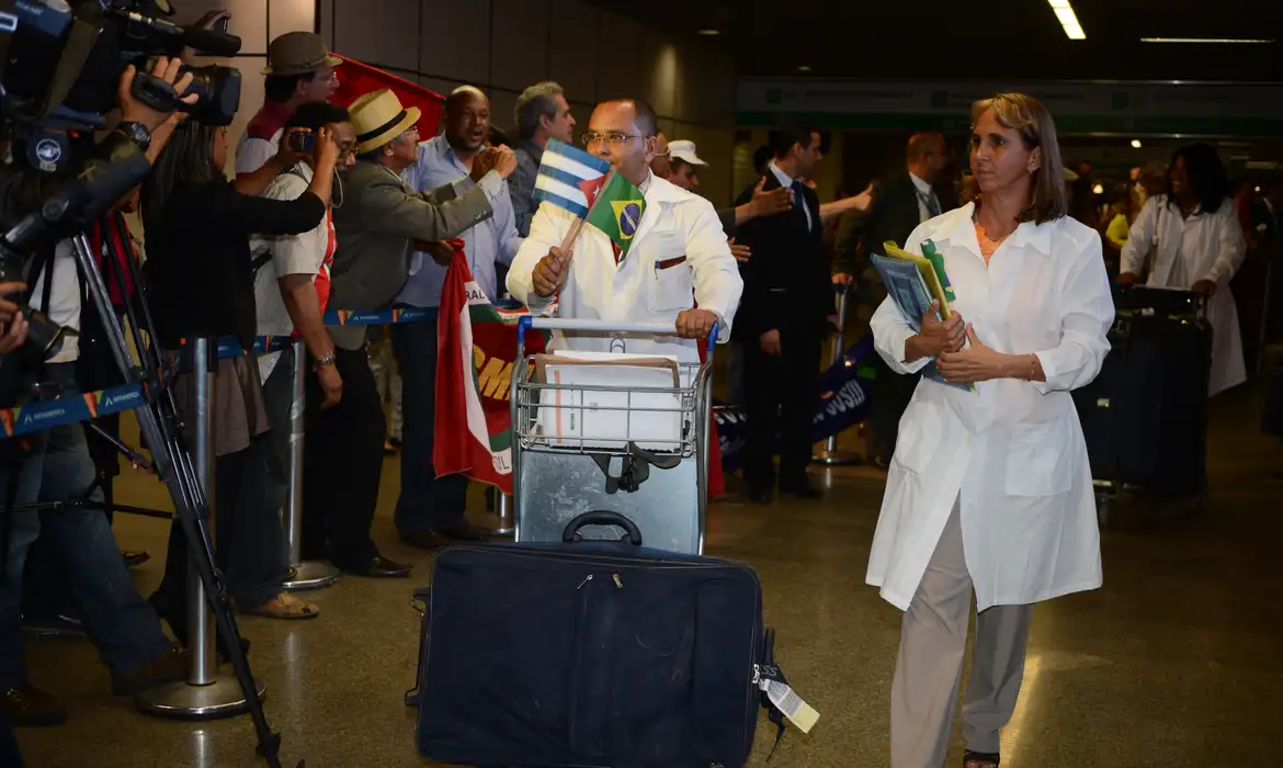 Associação de médicos cubanos critica sanções dos EUA contra gestores do Mais Médicos - Imagem do artigo original