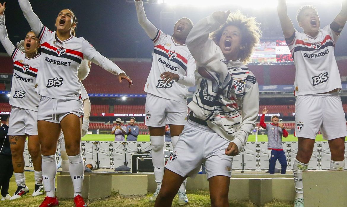 São Paulo supera Ferroviária nos pênaltis e avança para a semifinal do Brasileiro Feminino - Imagem do artigo original