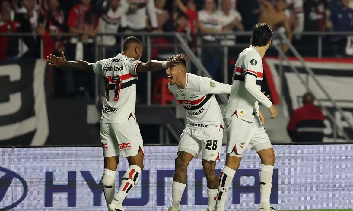 São Paulo supera Atlético Nacional nos pênaltis e avança às quartas da Libertadores - Imagem do artigo original
