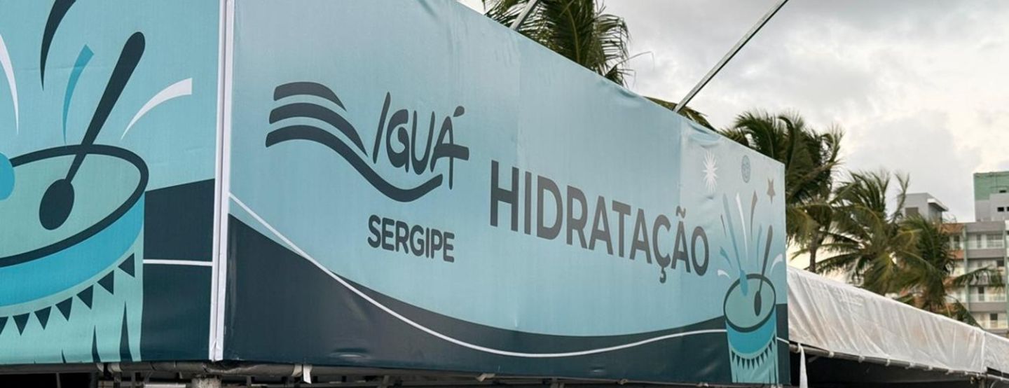 Igua Sergipe oferece hidratacao aos folioes durante o Pre Caju 2025