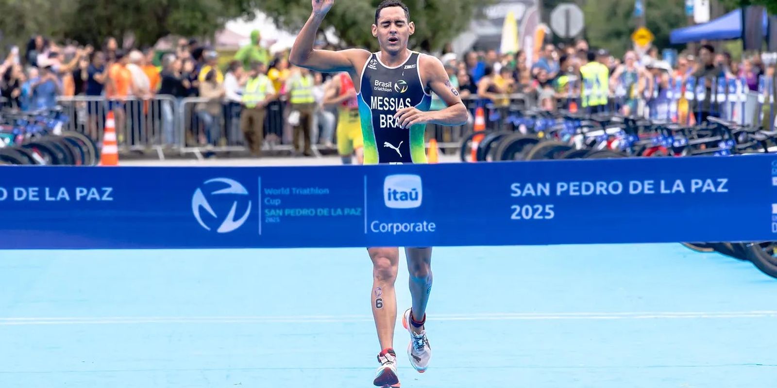 Manoel Messias repete triunfo e vence outra etapa da Copa do Mundo de Triatlo no Chile