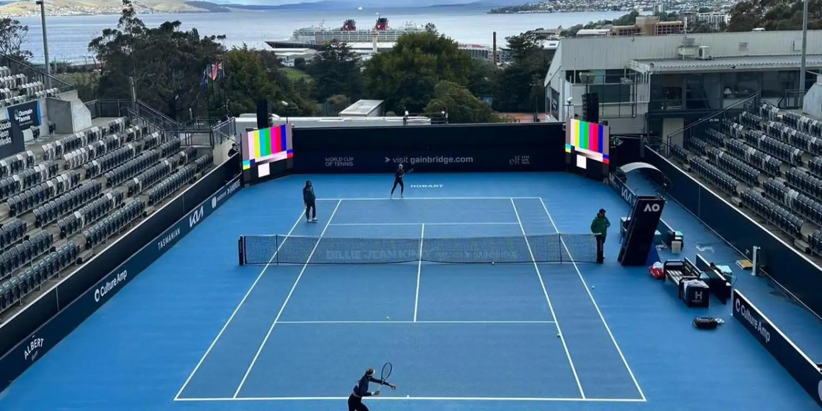 Seleção feminina de tênis treina em Hobart para estreia nos playoffs da Billie Jean King Cup