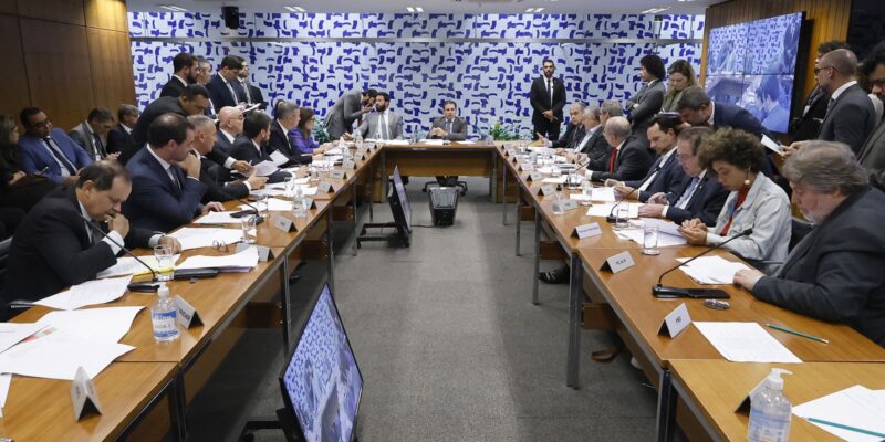 Governo negocia alterações em projeto antifacção sobre atuação da PF e tipificação de terrorismo