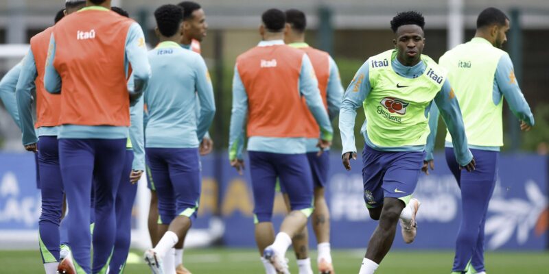 Vinicius Júnior afirma que seleção ganha padrão de jogo com Ancelotti