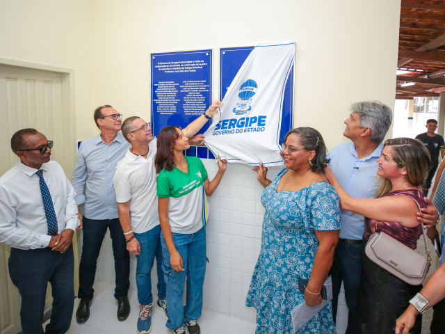Governo de Sergipe entrega duas novas estruturas esportivas e completa 83 obras na educação