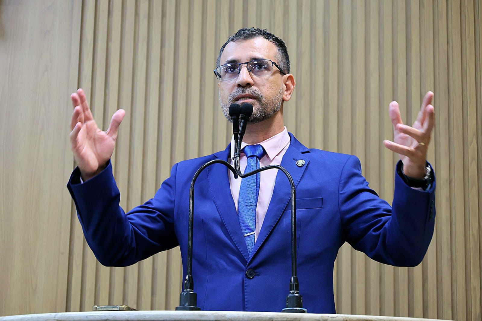 vereador Lucio Flavio anuncia Lei contra linguagem neutra