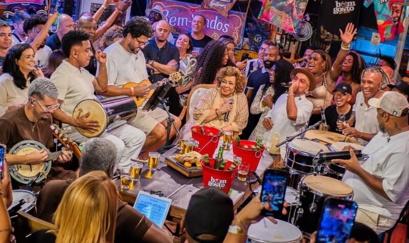 Grupo de samba Bom Gosto recebe Alcione 1