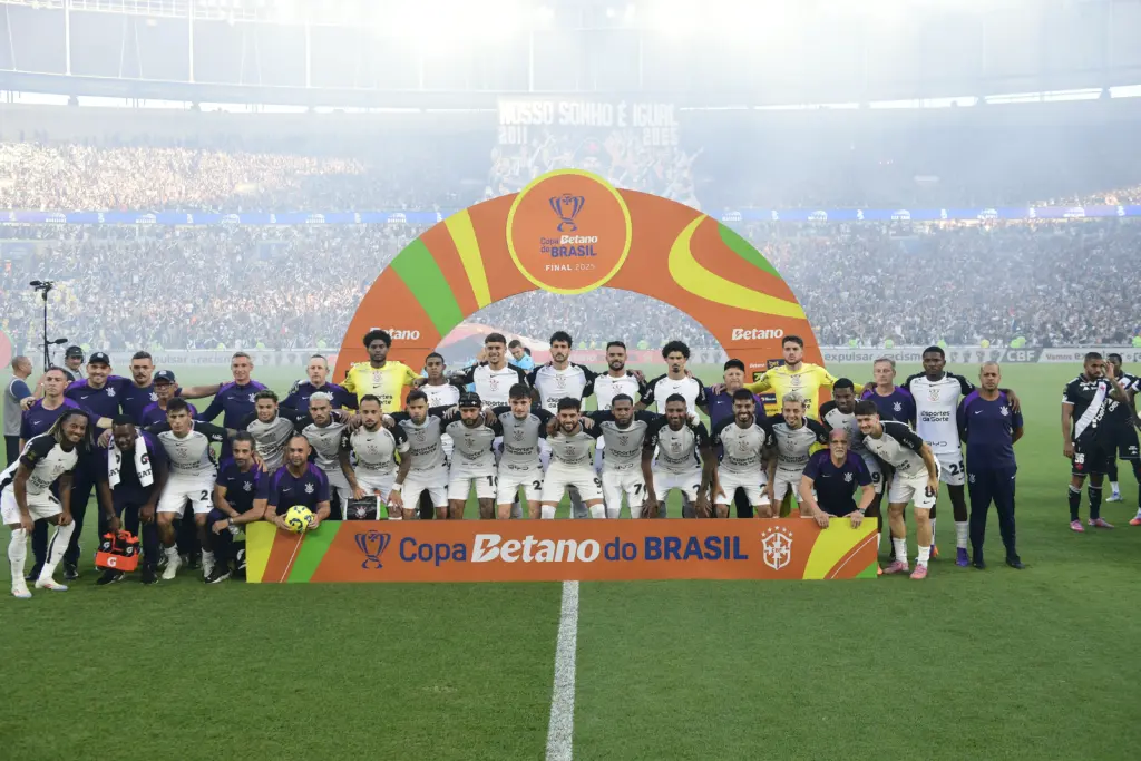 Premiação da Copa do Brasil reforça caixa do Corinthians, mas clube ainda lida com dívida de R$ 2,7 bi