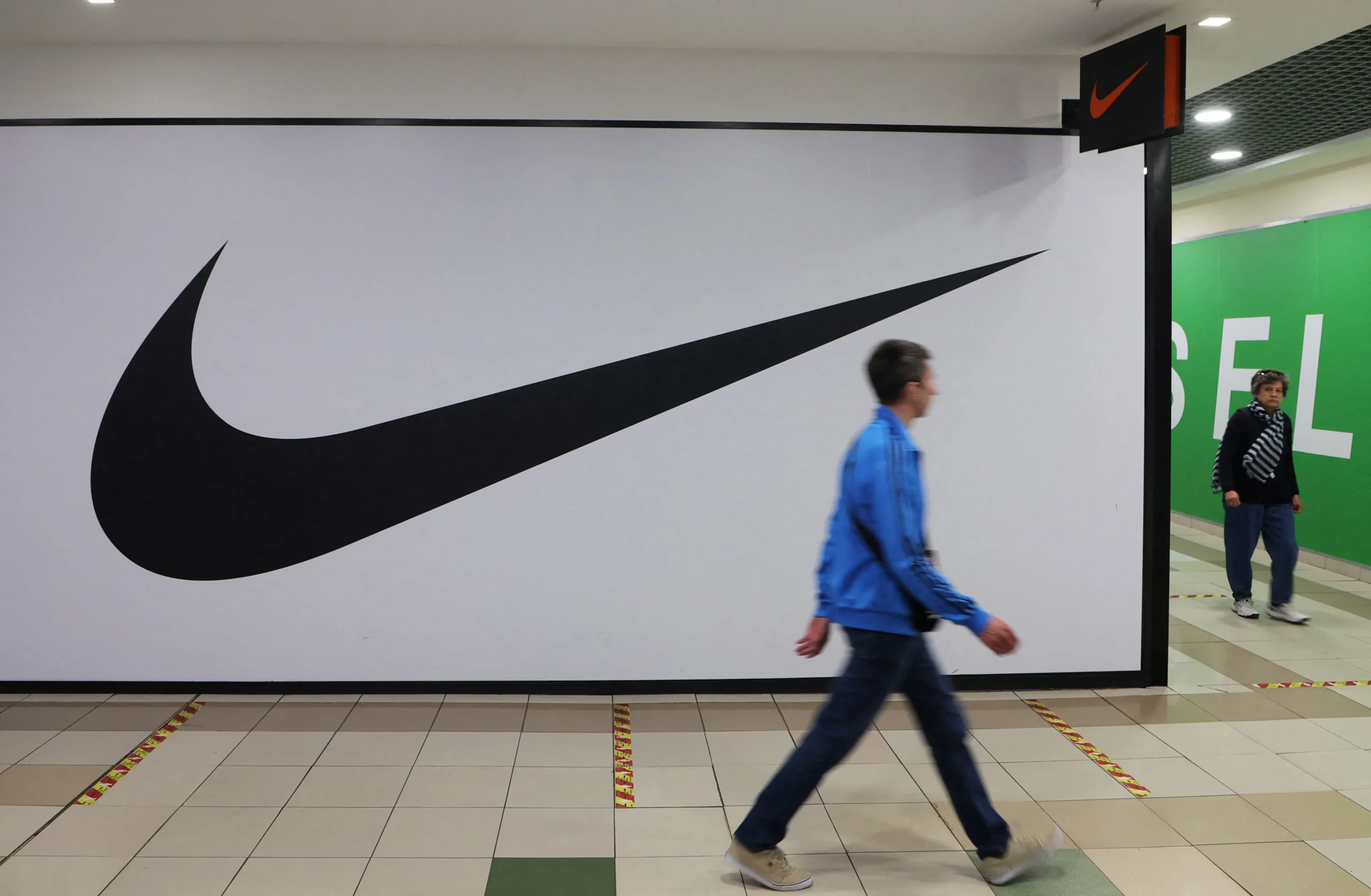 2022 06 23t114037z 1458120529 rc2deu9du5s1 rtrmadp 3 ukraine crisis nike russia scaled
