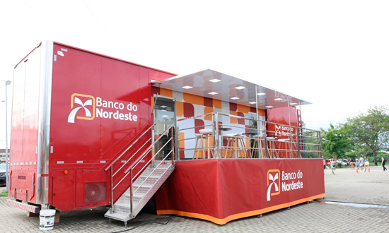 Carreta BNB chega a Tobias Barreto para levar credito e cultura foto bnb
