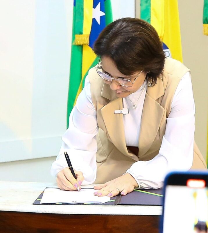 Prefeita destaca que sancao representa reconhecimento ao trabalho desenvolvido pelos agentes