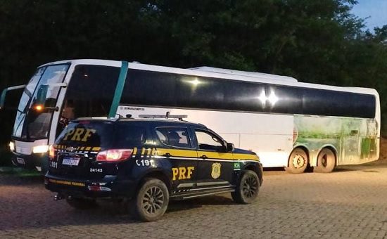 menina viaja sozinha onibus ate sergipe foto prf 260126