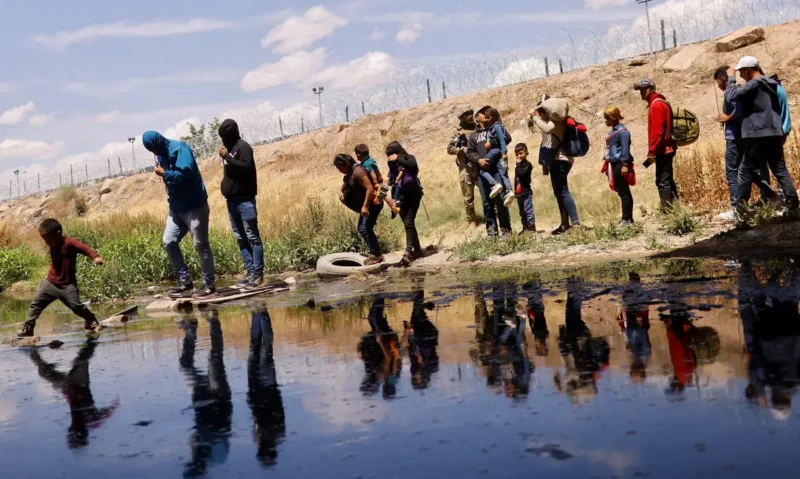 2023 05 26t193825z 1 lynxmpej4p0sm rtroptp 4 usa immigration mexico