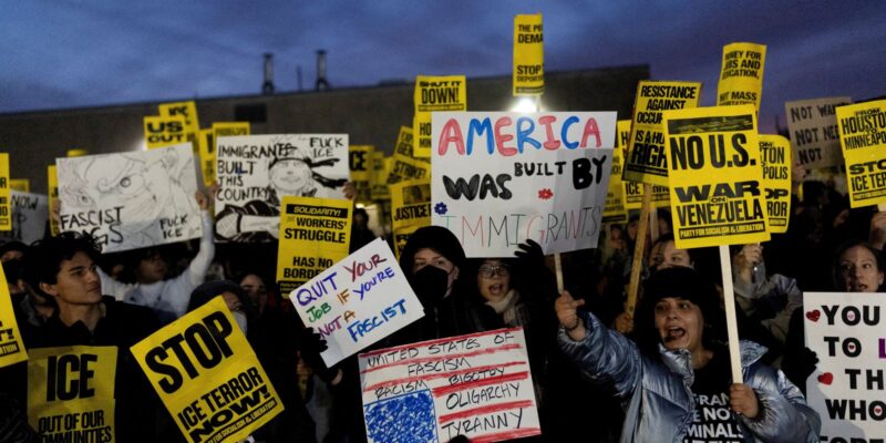 2026 01 31t060803z 1365057558 rc2vbjawtxxp rtrmadp 3 usa trump protests
