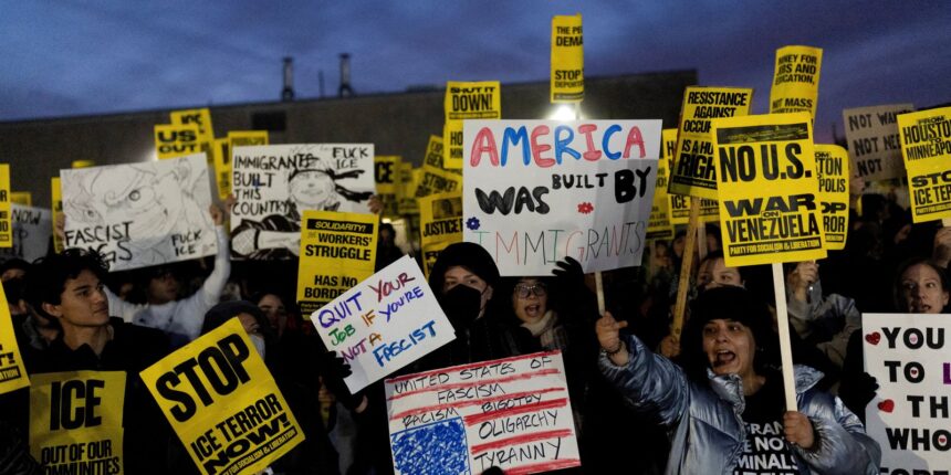 2026 01 31t060803z 1365057558 rc2vbjawtxxp rtrmadp 3 usa trump protests