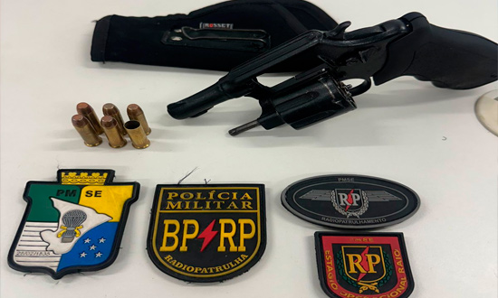 Arma de fogo e municoes sao apreendidas apos denuncia de disparos foto bprp