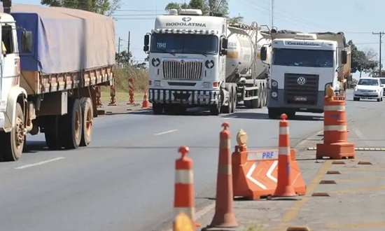 Excesso de velocidade lidera as infracoes na Operacao Rodovida da PRF foto marcello casal jr agencia brasil
