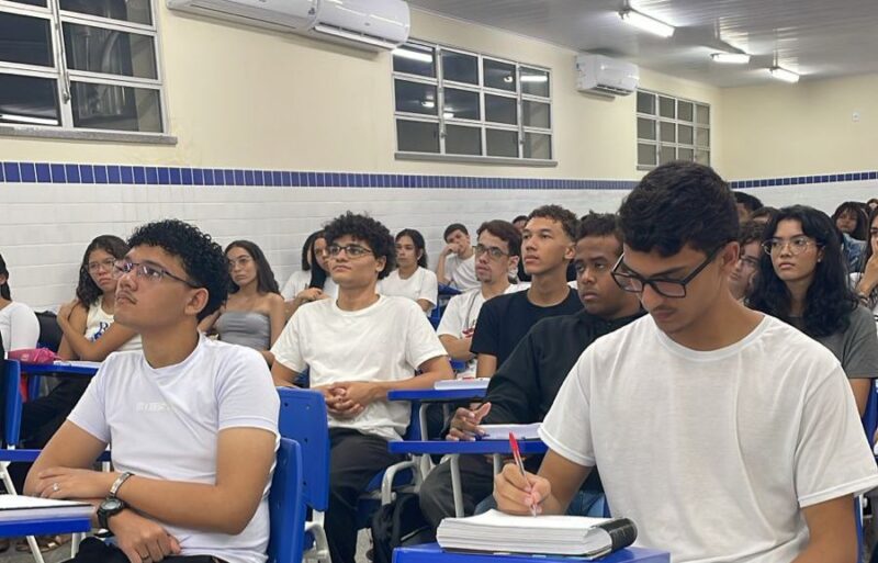 Primeiro Aulao de Atualidades e Redacao do Pre Universitario de 2026 acontece neste sabado 28