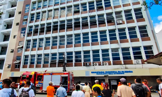 Principio de incendio e registrado no predio da Semfaz em Aracaju foto semfaz