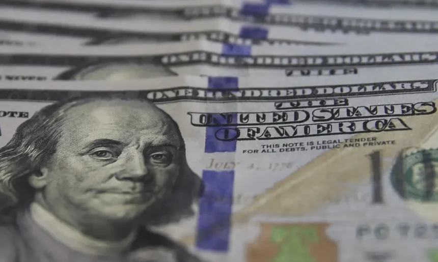 dolar moeda 0803221206