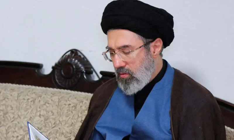 Khamenei afirma que Estreito de Ormuz terá novas regras e convoca países do Golfo a se distanciarem de EUA e Israel
