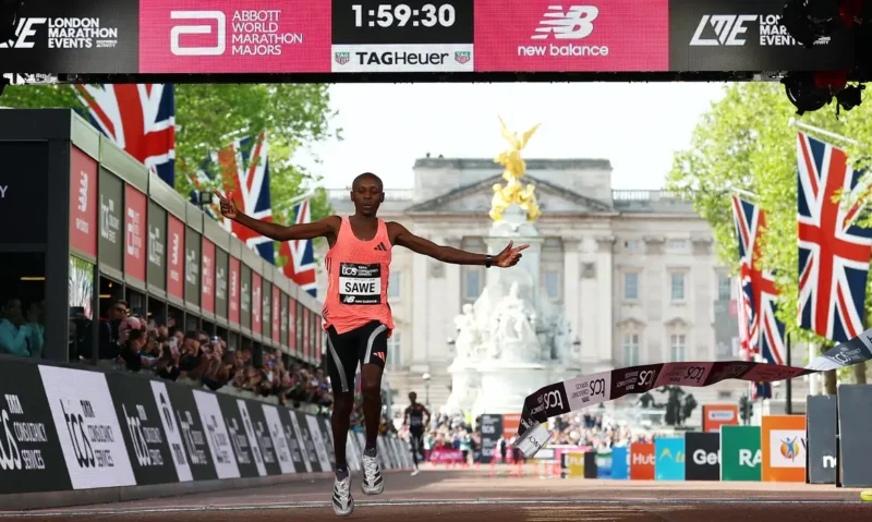 08/03/2023: Queniano Sebastian Sawe faz história ao correr maratona em 1h59min30s