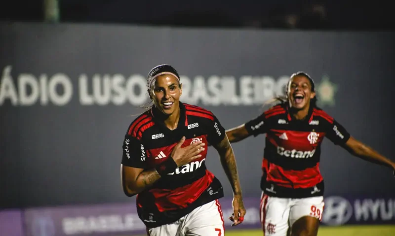 Flamengo vence Vitória por 3 a 1 e se aproxima dos líderes do Brasileirão Feminino