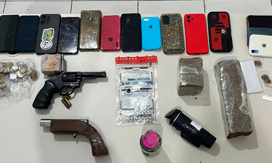 Policia prende tres e apreende armas e drogas em Rosario do Catete foto ssp