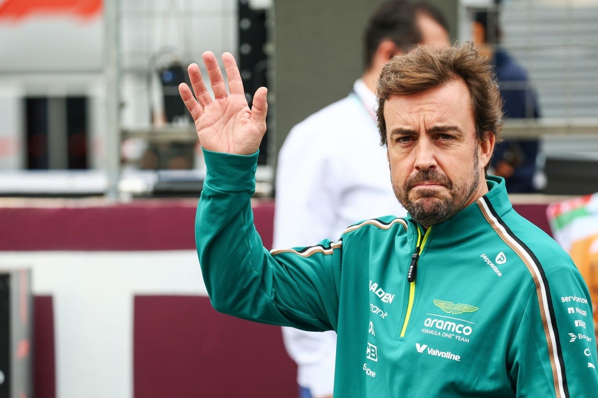 fernando alonso aston martin r