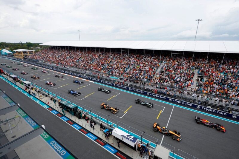 lando norris mclaren max verst 2