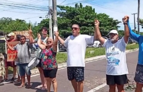 Moradores protestam e autoridades se manifestam sobre falta de água em Aracaju