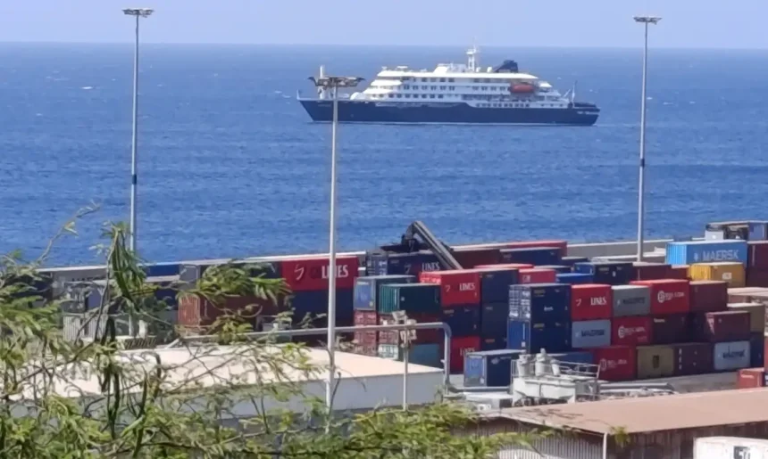 2026 05 04t210624z 1 lynxmpem431ca rtroptp 4 cruiseship hantavirus update