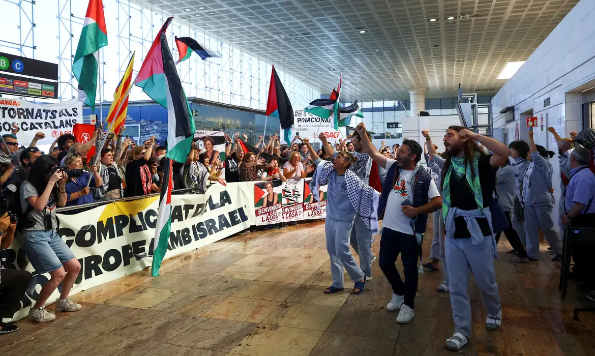 2026 05 23t164716z 469228265 rc2zelarstl8 rtrmadp 3 israel palestinians gaza flotilla barcelona