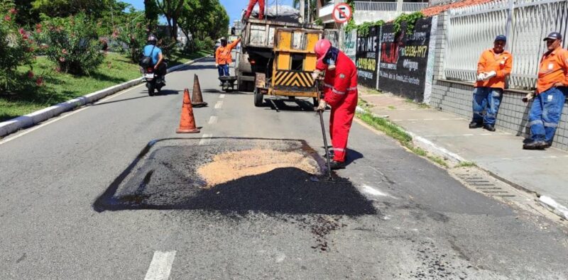 Tapa buraco no Bairro Farolandia