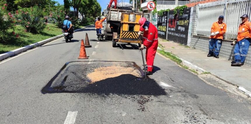 Tapa buraco no Bairro Farolandia