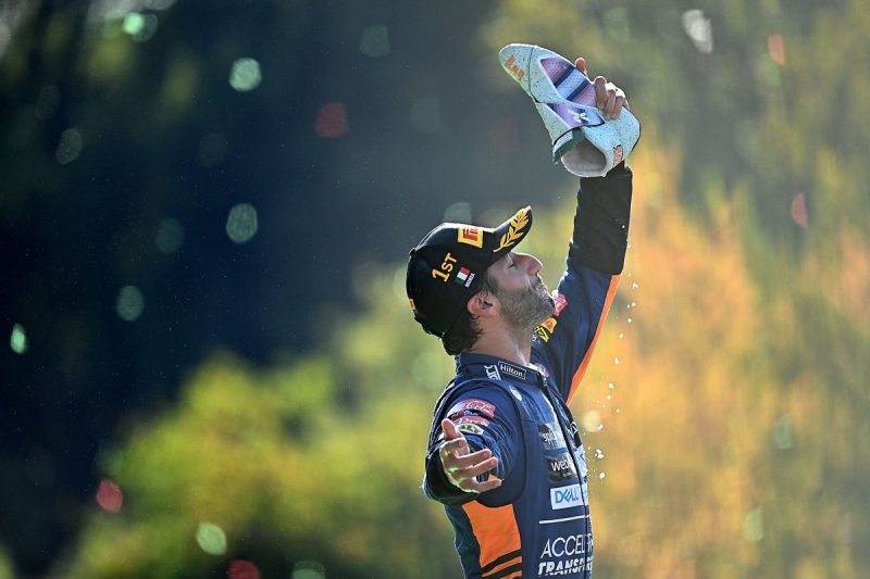 daniel ricciardo mclaren