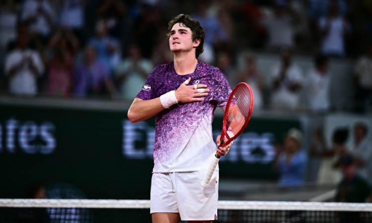 jo o fonseca faz hist ria e elimina djokovic em roland garro 20260530
