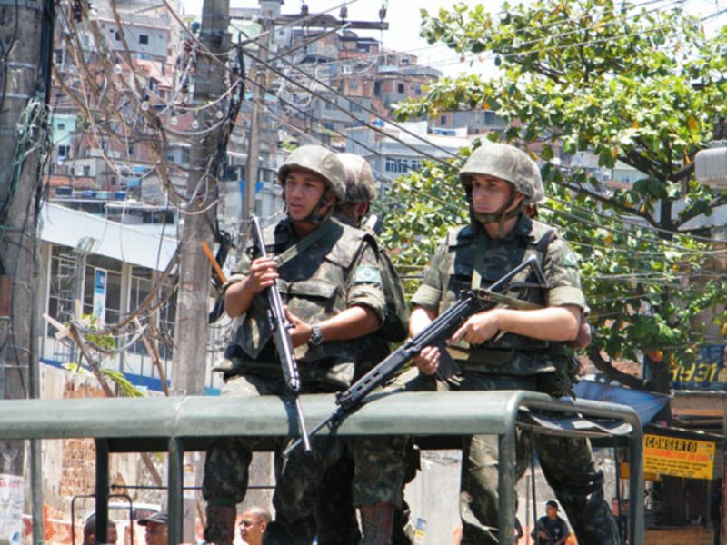 pol cia militar prende suspeito de tr fico de drogas na zona 20260528