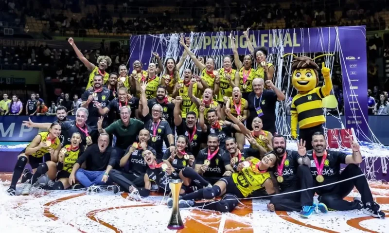Praia Clube vence Minas por 3 a 0 e conquista a Superliga Feminina 2025/2026