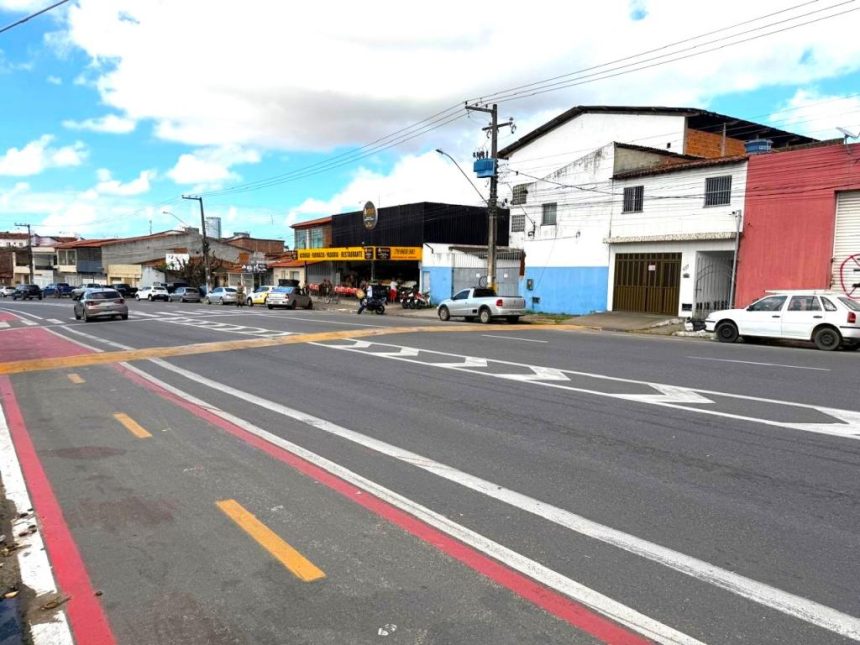As intervencoes foram realizadas entre os cruzamentos com a rua Radialista Silva Lima e a avenida Alcides Fontes atendendo a uma antiga reivindicacao dos moradores da regiao