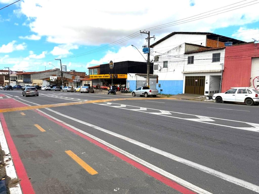 As intervencoes foram realizadas entre os cruzamentos com a rua Radialista Silva Lima e a avenida Alcides Fontes atendendo a uma antiga reivindicacao dos moradores da regiao