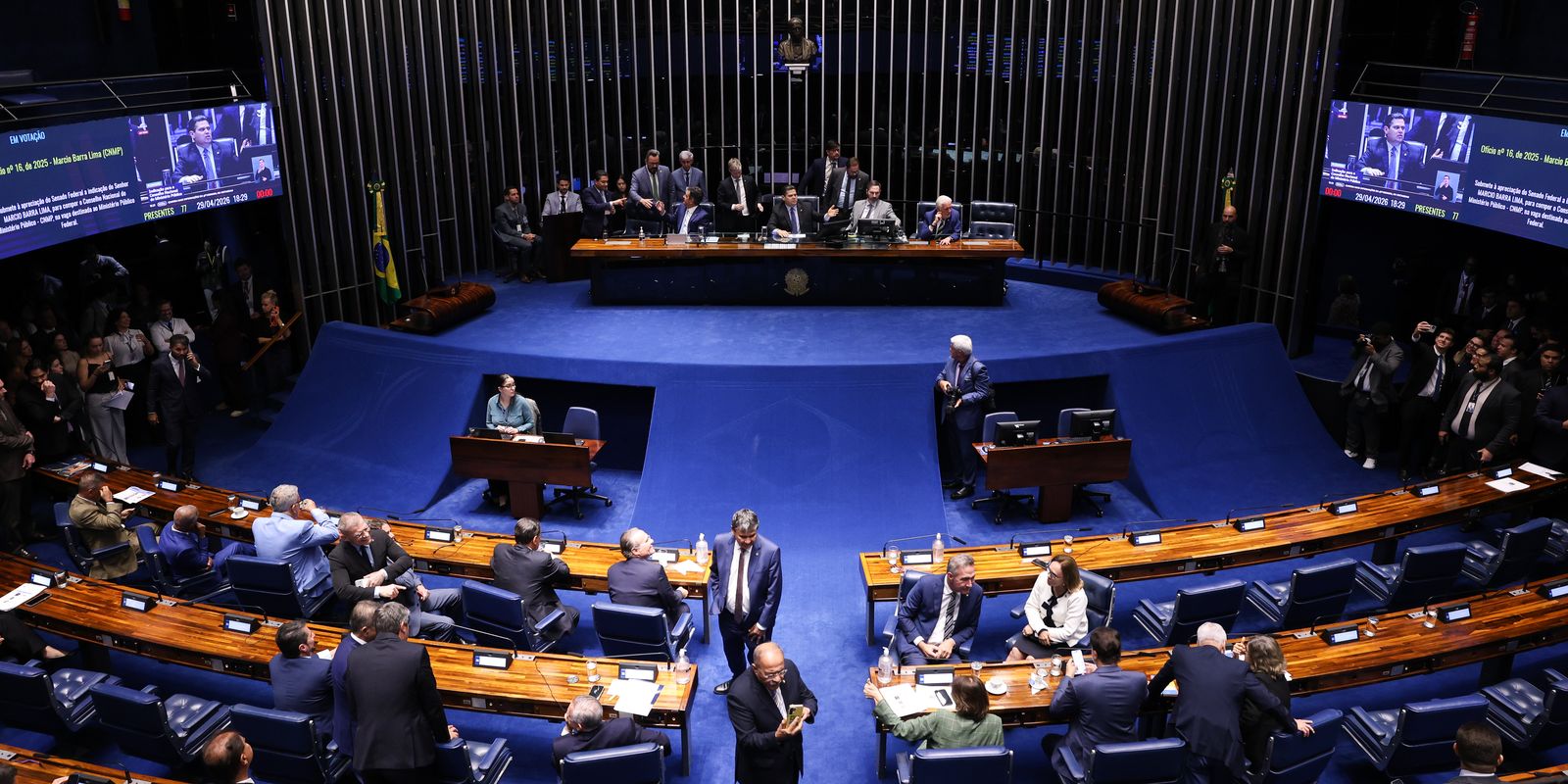 alcolumbre trava pec da escala 6x1 e deixa trabalhadores no 20260611